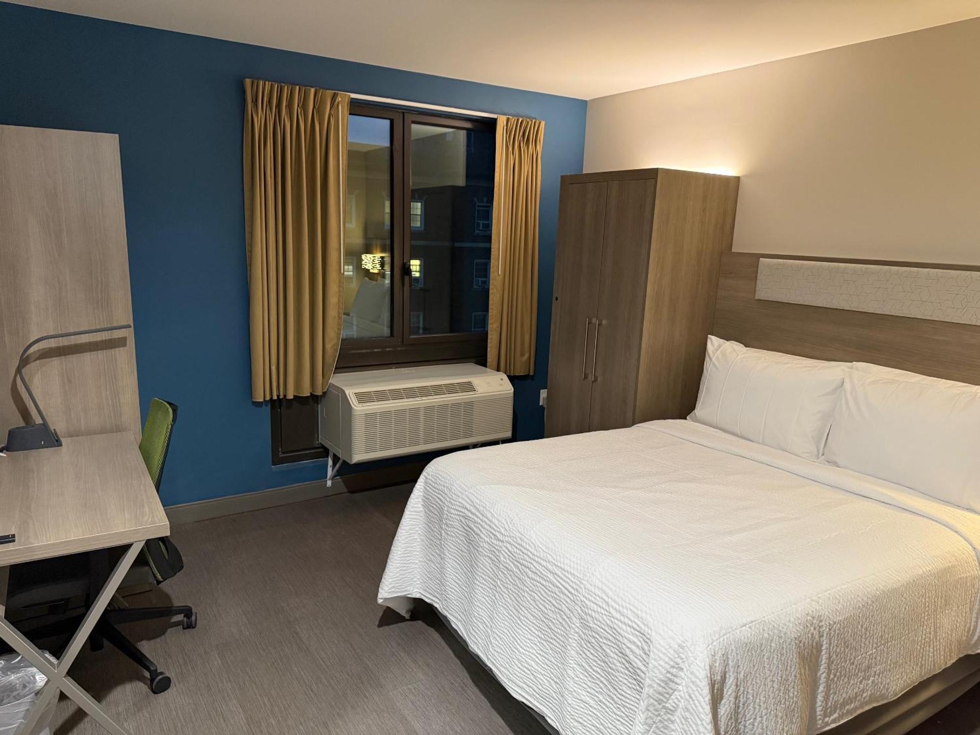 Holiday Inn Express & Suites ニューヨーク エクステリア 写真