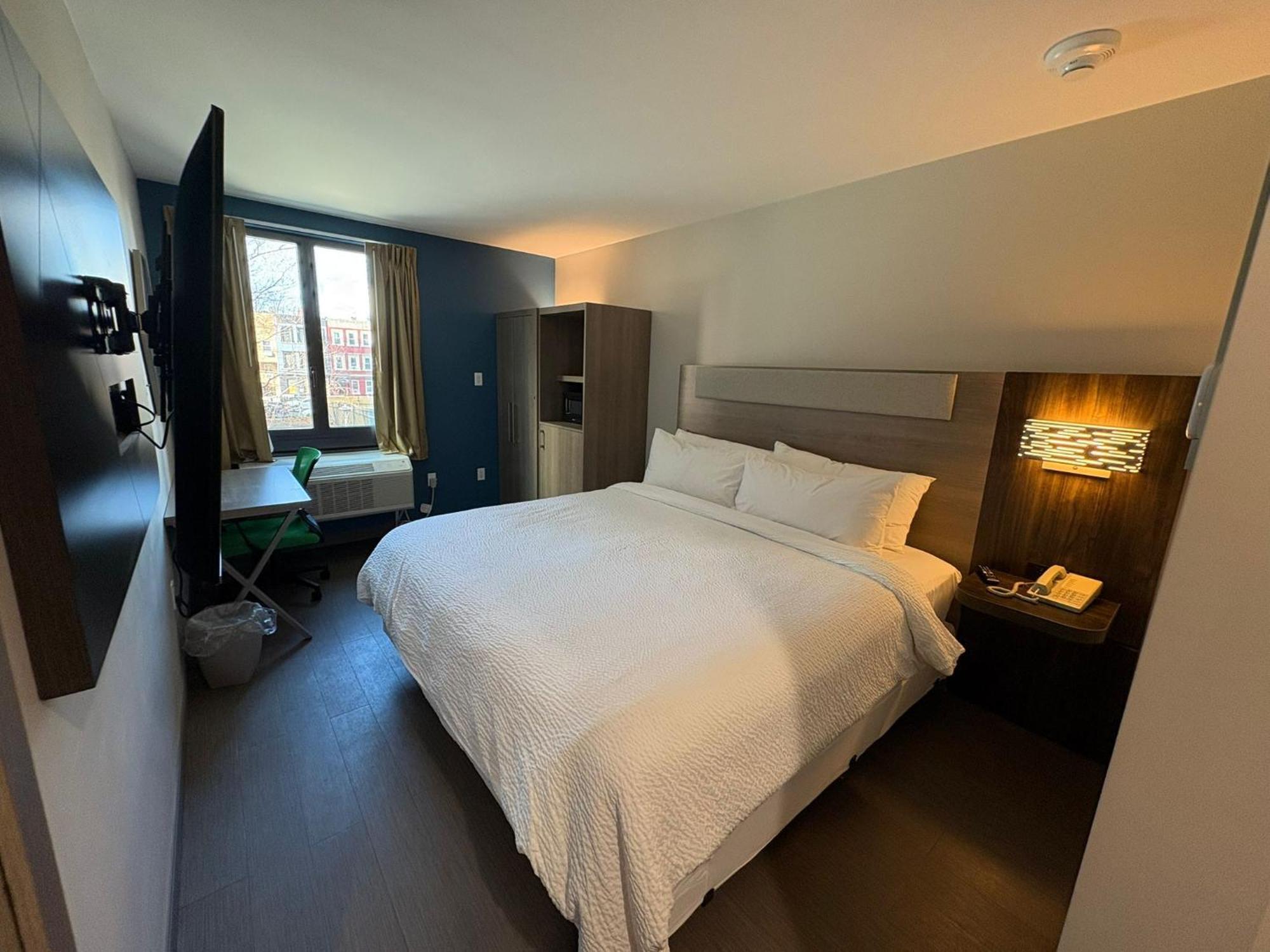 Holiday Inn Express & Suites ニューヨーク エクステリア 写真