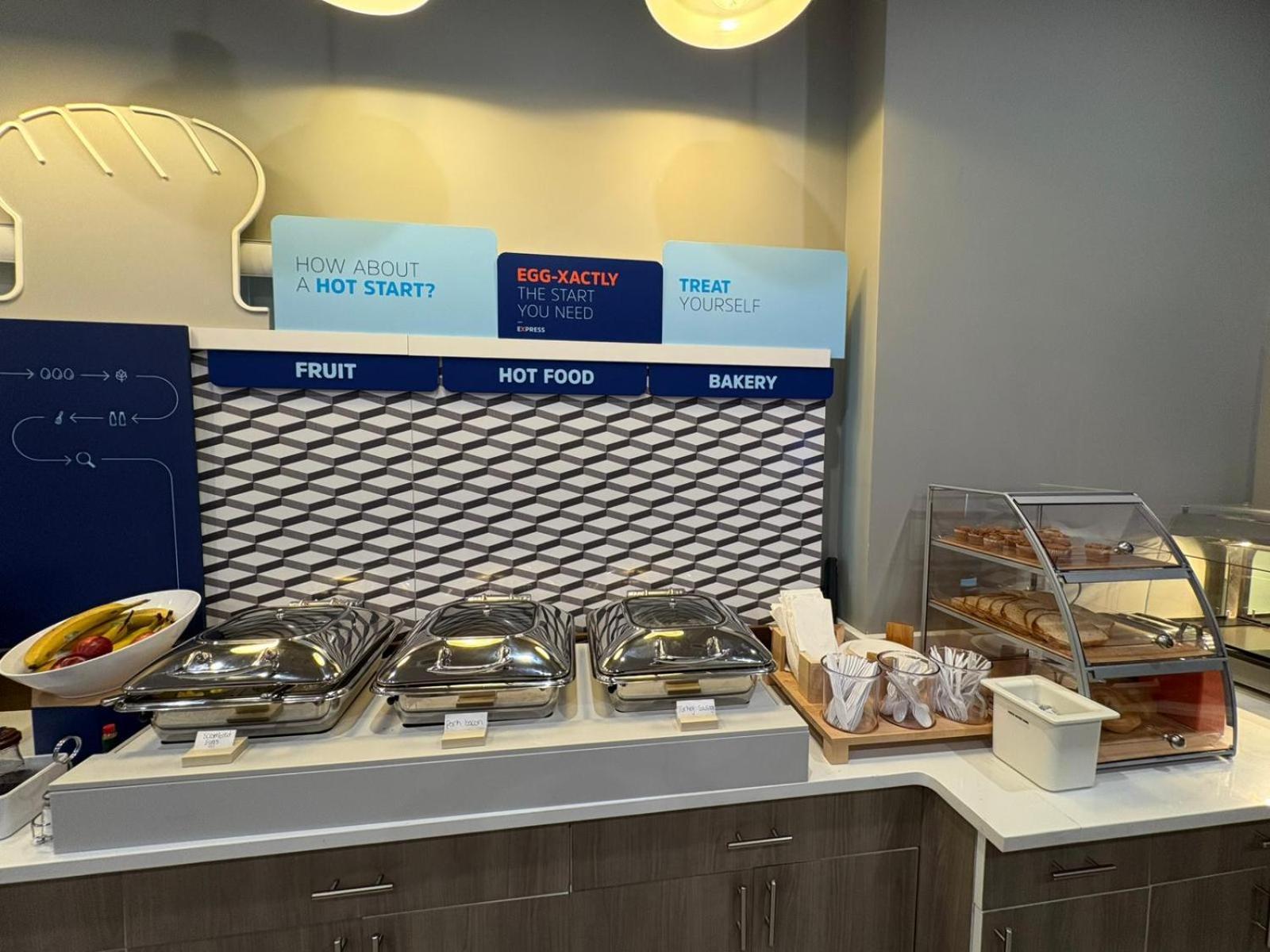 Holiday Inn Express & Suites ニューヨーク エクステリア 写真
